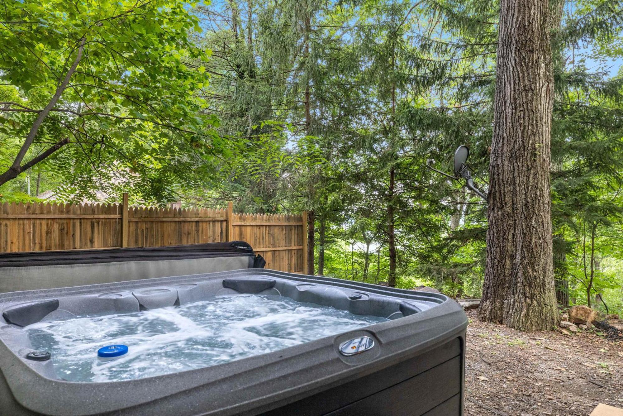 Modern Mountain Cottage W Hot Tub, Fire Pit, Wifi Inwood Екстер'єр фото